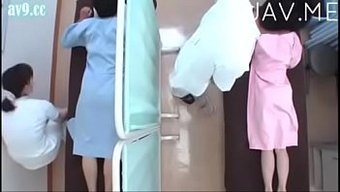 Sevimli Japon Karısı, Duygusal Bir Masaj Ve Daha Fazla Eğlence Sunuyor.