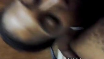 Siyah Siyah Bebekin Yüzüne Boşalma Ile Kaplı Oral Seks Videosu