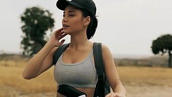 Nici Dee Ile Büyük Doğal Göğüsler Ve Solo Oyun