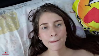 Üvey Abim Sekse Aç, Beni Sertçe Sikip Sonunda Üstüme Boşalıyor (2. Bölüm)