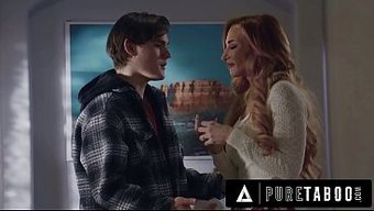 Tabu Hamile Milf Sahnesi, Ağızdan Sert Sikişe Dönüşüyor.