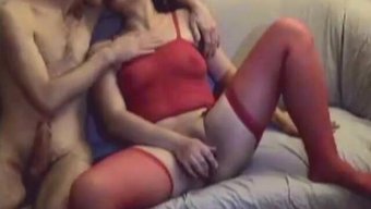 Amatör Videoda Çift Penetrasyon Ve Öpüşme