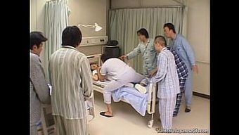 Japon Hemşire Amını Spermlerle Dolduruyor