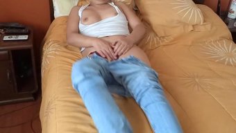 Olgun Annenin Okşayıp Boşaldığı Amatör Aldatma Derlemesi