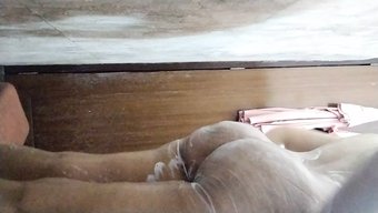 Desi Kolej Kızı Parmakları Ve Oyuncaklarıyla Tek Başına Oyuna Dalıyor