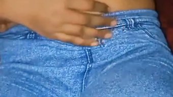 Desi Bhabhi, Bir Gloryhole'Da Yaramazlık Yapıyor Ve Yumruklanıyor