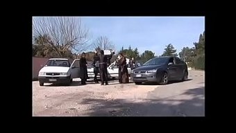 Bu Sert Videoda Derin Boğaz Ve Yüz Eylemi