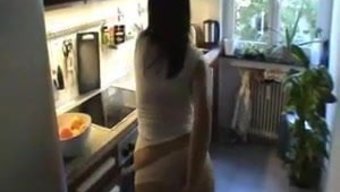 Kilisede Eşinin Hızlı Sevişmesi