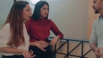 Ayartılmış Sekreterlerle Orgiya Ve Acımasız Üçlü