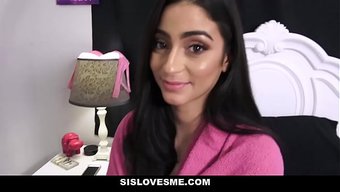 Üvey Kız Kardeşim Jasmine Vega, Iyi Davranışları Yüzünden Kocaman Bir Alet Alıyor.