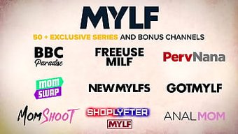 Dolgun Latin Milf Yoğun Bir Orgazm Için Yağlanıyor Ve Sert Bir Şekilde Beceriliyor