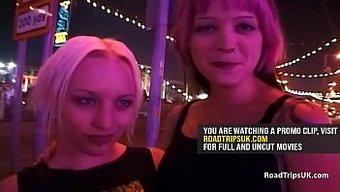 Halka Açık Bir Parkta Sakso Ve Yalama Eylemi