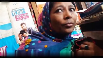 Bangladeşli Bir Teyzenin Göğüs Şovunun Pov Videosu