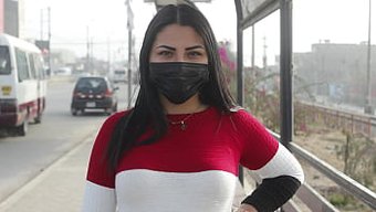 Venezuelalı Kız Ginezflowrs, Lima'Da Bilinmeyen Bir Esmerle Ilk Irklararası Deneyimini Yaşıyor, Arkadan Sert Eylem Ve Iklimsel Bir Boşalma Içeriyor.