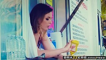 Güzel Sekreter Alex Blake Ve Patronu Sean Ile Ofis Eğlencesi.