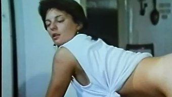 Dorothy Star, Bu Klasik 1982 Yunan Porno Videosunda Parlıyor