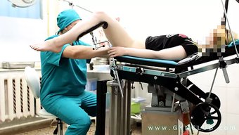 Göğüslü Bir Genç Kızın Röntgenci Jino Sınavı