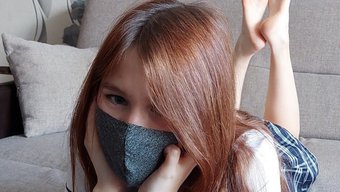 Japon Okul Kızı Sakso Çekiyor Ve Üniformasıyla Sikişiyor