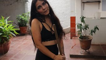 Genç Latin Üvey Kız Kardeş, Acımasız Patronu Tarafından Filme Alınıyor