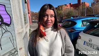 Kolombiyalı Güzellik Camila Palmer Yakalanır Ve Torbe'Nin Serbest Bırakılmasını Ağzına Alır
