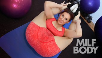 Kelly Caprice, Bdsm Antrenman Seansının Altında Bir Egzersiz Topunda Bir Dildo Üzerinde Sürüyor