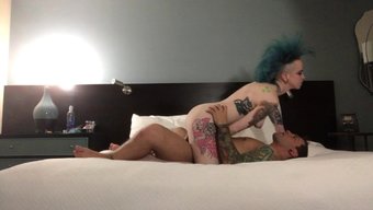 Amerikalı Çift Hızlı Seks Dövme Pornosuna Dalıyor