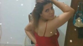 Sıcak Bir Dansçıyla Arap Parmak Eğlencesi