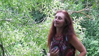 Amatör Kız Arkadaş Natella'Nın Yağmurda Baştan Çıkarıcı Dansı