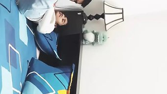 Ince Karı, Bir Horozu Derin Boğazladıktan Sonra Güzel Bir Yüz Alır