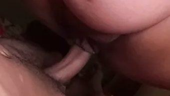 Bu Hamile Morena, Sert Bir Sikmeye Dayanamadı Ve Sevgilisinin Bu Sert Videoda Onunla Istediği Gibi Ilişkiye Girmesine Izin Verdi