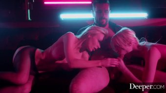 Kayden Ve Kenna, Bir Striptiz Kulübü Kabininde Sıcak Aksiyonda.