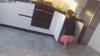 Mutfakta Komşuyla Evlilik Ilişkileri Ve Anal Seks.