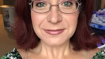 Milf'In Oral Becerileri Tatmin Edici Bir Orgazma Götürüyor