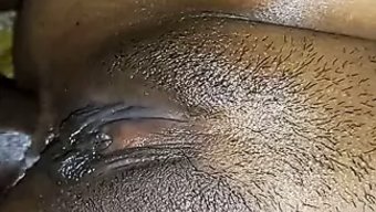 Büyük Göğüsler Ve Sıkı Amcık Sert Seks Videosunda Beceriliyor