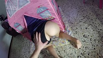 Amatör Italyan Kız Pov'Da Damlayan Bir Creampie Alıyor
