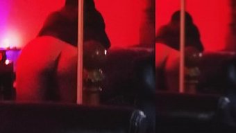 Milf Karısı Kassandra Storm, Büyük Poposu Ve Uzun Bacaklarıyla Adamını Azdırıyor