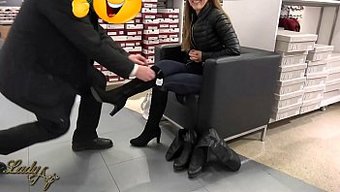 Findom Hanımefendi, Paypig Takipçileri Tarafından Ödeniyor