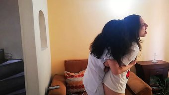 Amatör Hemşire Cosplay Uyguluyor Ve Bana Ev Yapımı Bir Hamilelik Testi Veriyor
