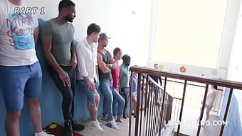 Nicole Black'In Üçlü Tehdit Performansında Sert Eyleme Olan Doyumsuz Iştahı