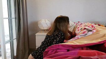 Gizli Kamera, Genç Bir Adamın Yabancı Bir Adamdan Oral Zevk Aldığını Yakalıyor