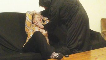 Vahşi Bir Holloween Orgisinde Büyük Göğüsler Ve Oral Seks