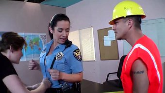 12826: Tutkulu Bir Dokunuşla Sert Sikiş