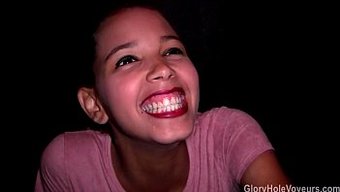 Dayanara Taylor'In Ilk Gloryhole Deneyimi, Cumshot Ile!