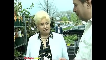 Alman Milf, Kocaman Memeleriyle Hayatında Ilk Kez Sikişiyor.