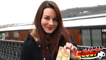 Alman Casting Direktörünün Utangaç Gençle Sert Seks Yapması