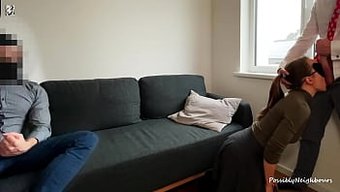 Karısı Ev Yapımı Videoda Harçlık Karşılığında Çift Penetrasyon Alıyor