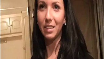Çek Güzeli Barbora, El Işi Yaparken Ve Amını Yalarken Filme Alınmaktan Keyif Alıyor