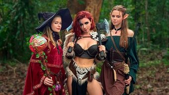Küçük Güzeller Cosplay Ve Büyük Oyuncaklarla - Vahşi Bir D&D Seks Macerası.