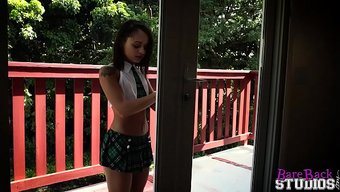 Holly Hendrix, Üvey Babasıyla Ateşli Bir Sahnede Anal Seks Yapıyor.