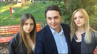 Italyan Porno Yıldızı Andrea Dipre Parkta Yarrağı Becerilerini Sergiliyor